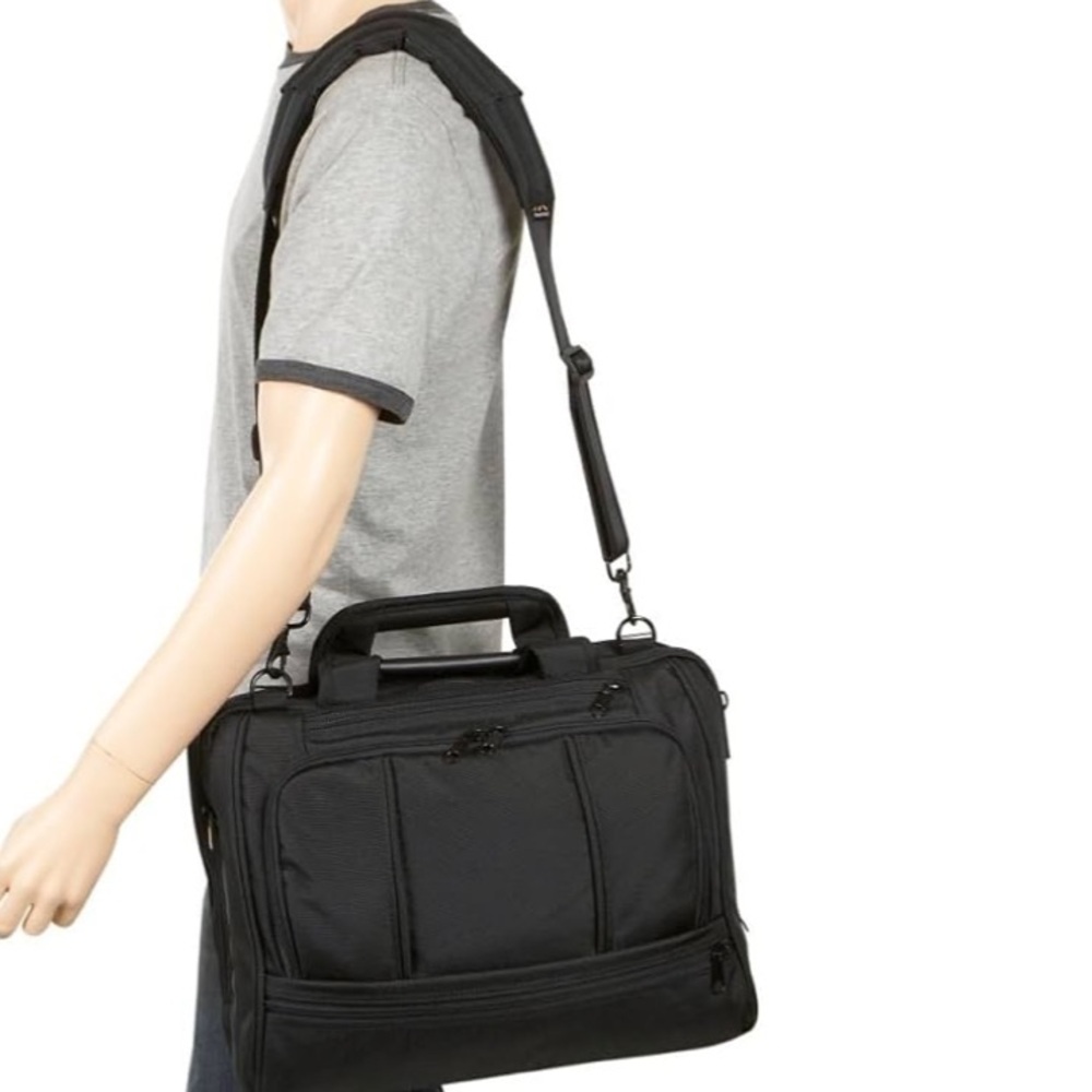 Brenthaven Triload Shoulder Case. Black. Excellent Condition.